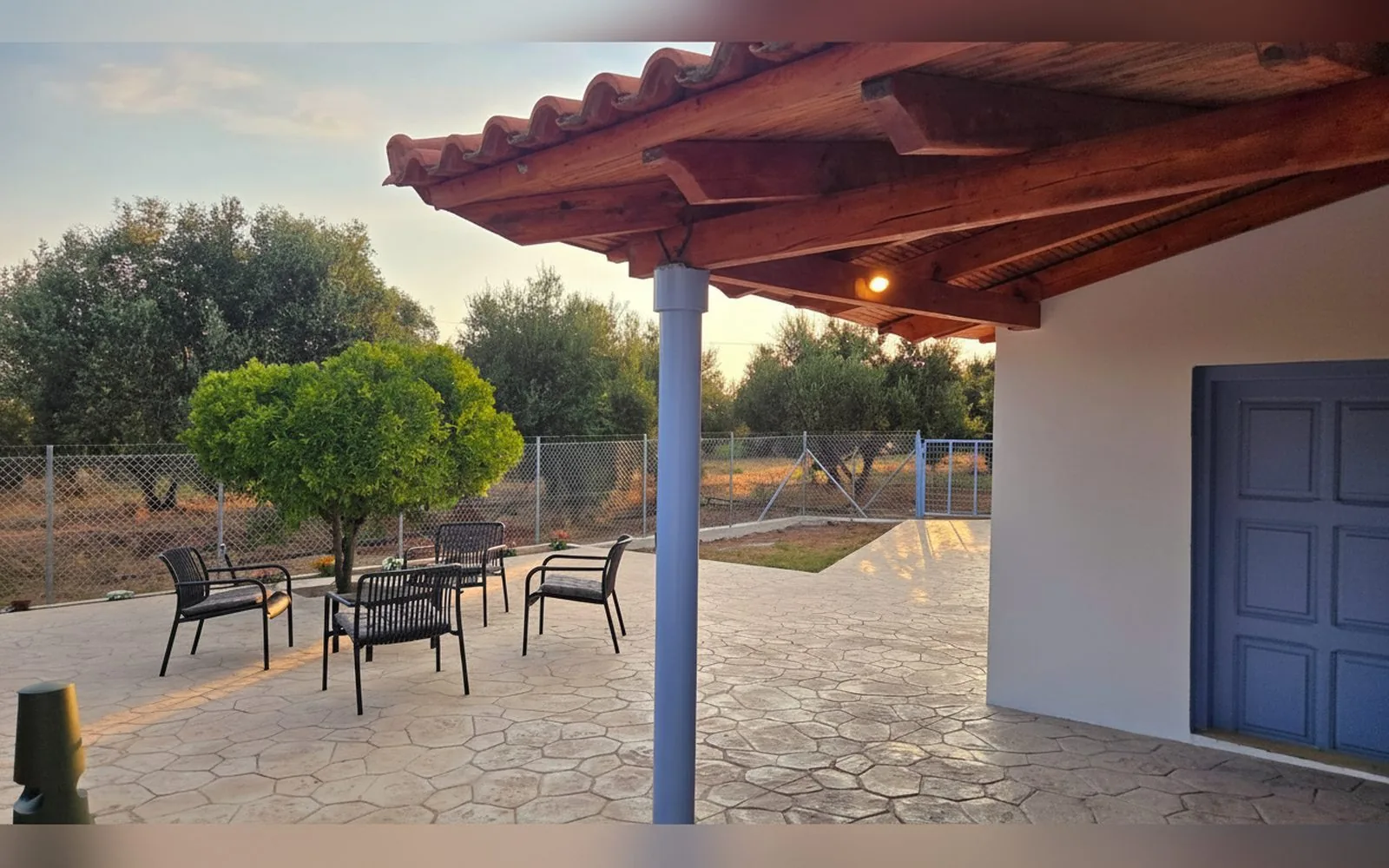 Navarino Greek House, 